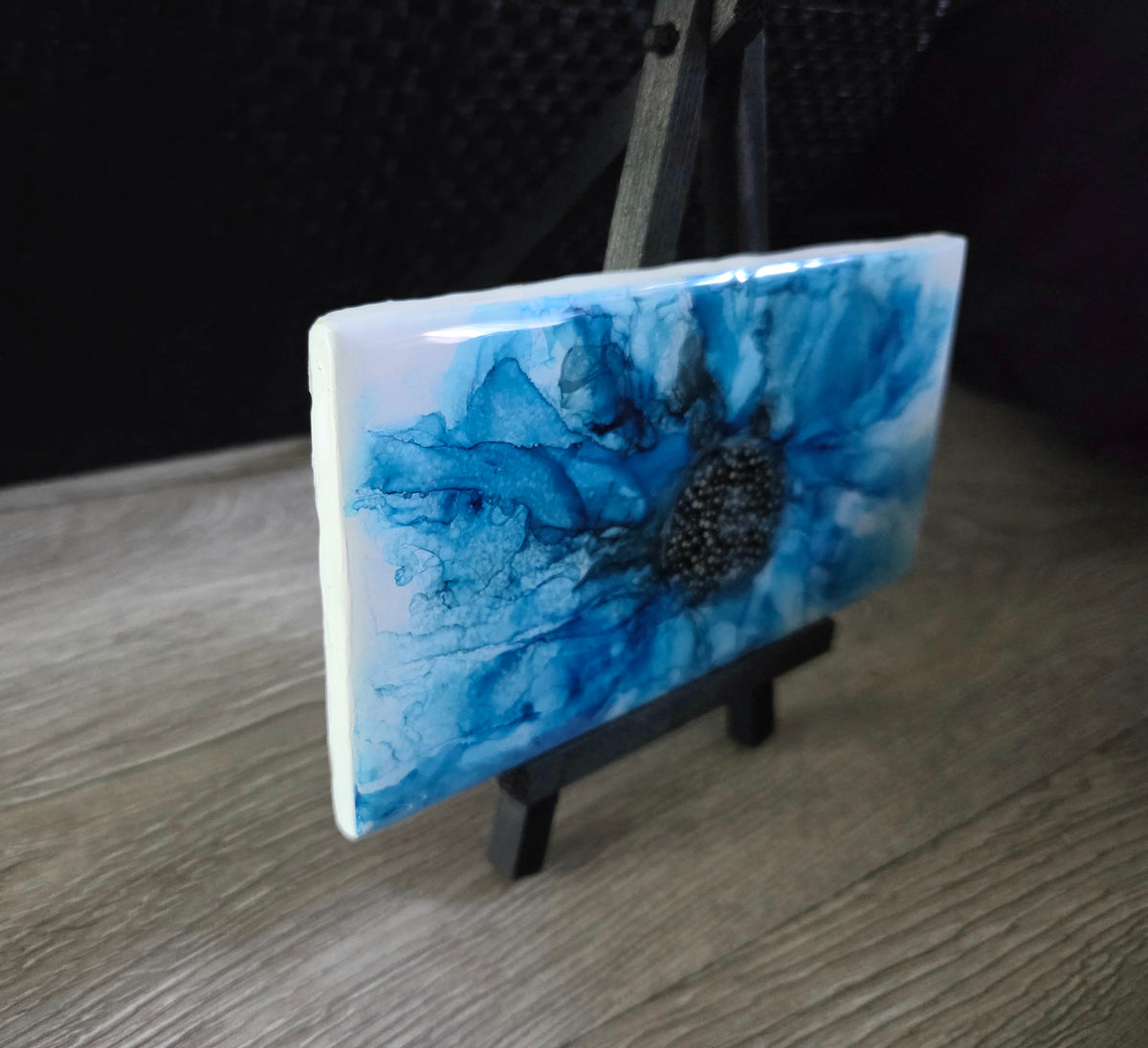 Alcohol Ink Porcelain Resin Tile - Blue Flower